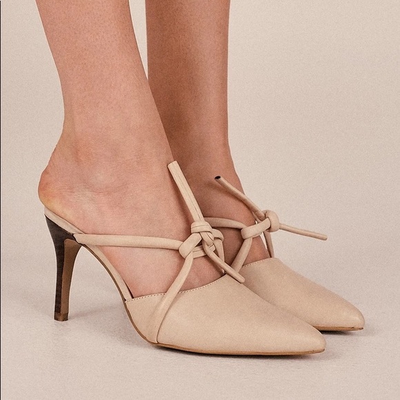 JAGGAR VALVE LEATHER HEEL NEW - Picture 1 of 6